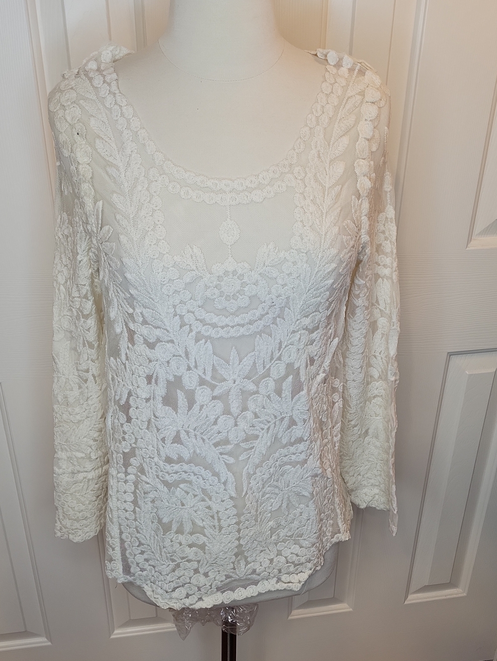 Choies White Embroidered Lace Scoop-Neck Blouse